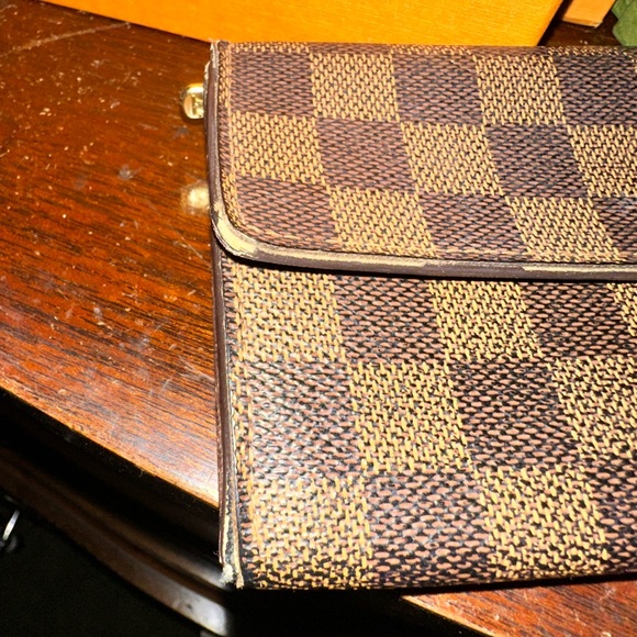 Louis Vuitton Damier Ebene wallet - Picture 9 of 12